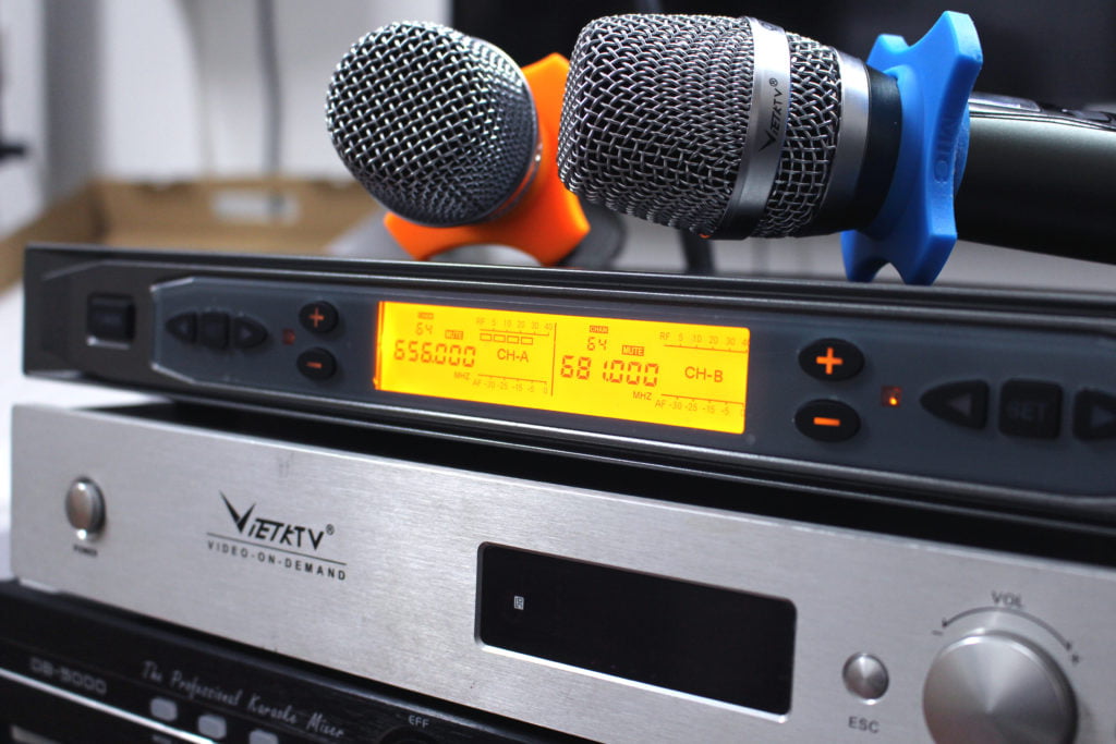 Mic không dây VietKTV C200 Mic không dây VietKTV C200