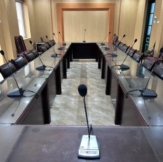 Cách bố trí loa trong phòng họp là yếu tố rất quan trọng để tạo ra âm thanh rõ ràng và chi tiết, đảm bảo chất lượng âm thanh đồng nhất.