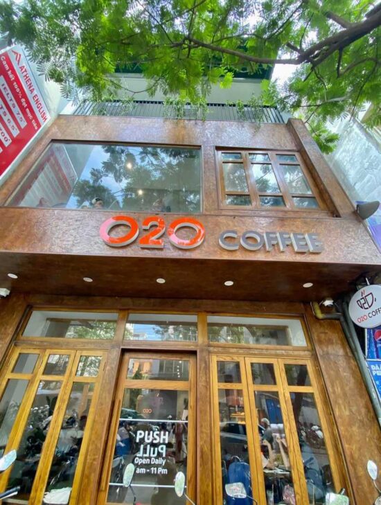 O2O Coffee là một quán cà phê chill tại Đống Đa, thu hút đông đảo khách hàng với không gian thoải mái và đồ uống phong phú.