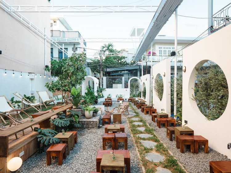 Mua bộ loa JBL Control 88M cho quán cà phê sân vườn ở đâu?