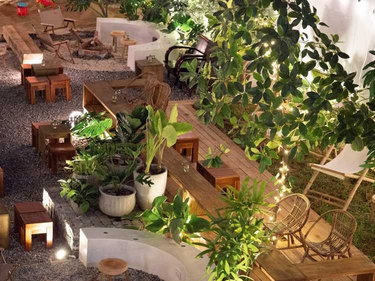 Tại sao chọn bộ loa JBL Control 88M cho quán cà phê sân vườn?