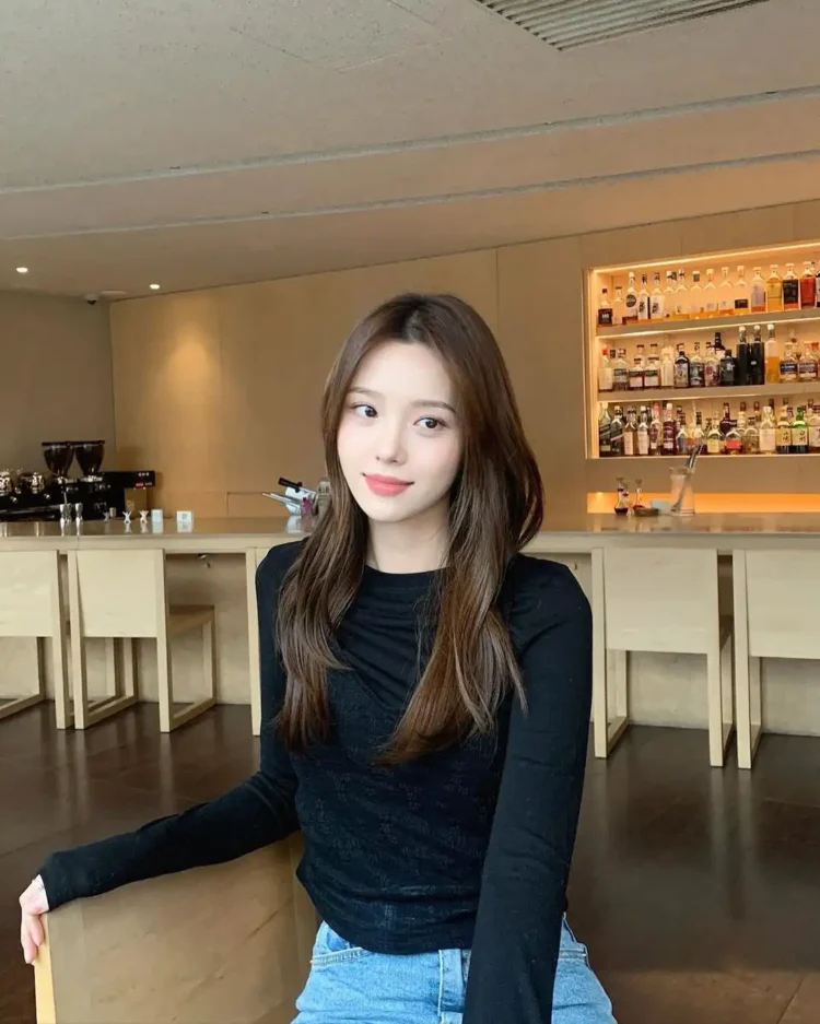 Hình ảnh quán cà phê phong cách hiện đại mang lại cho bạn cái nhìn tổng quan về quán cafe phong cách này, giúp bạn có nhiều ý tưởng.