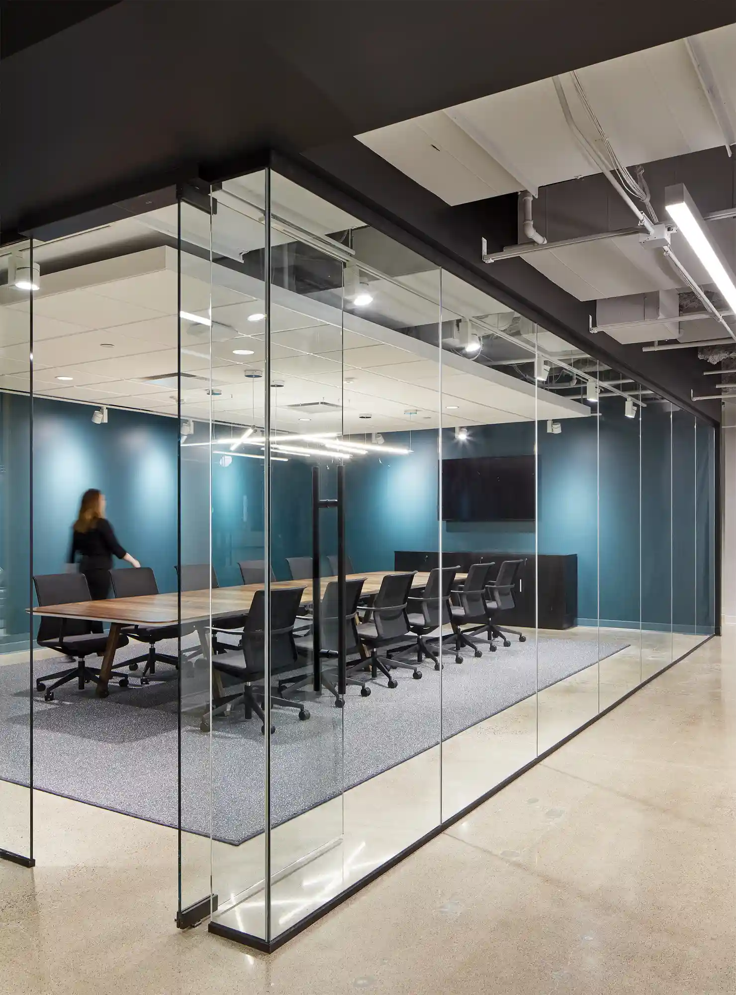 Cách xử lý micro phòng họp bị hú rít hiệu quả