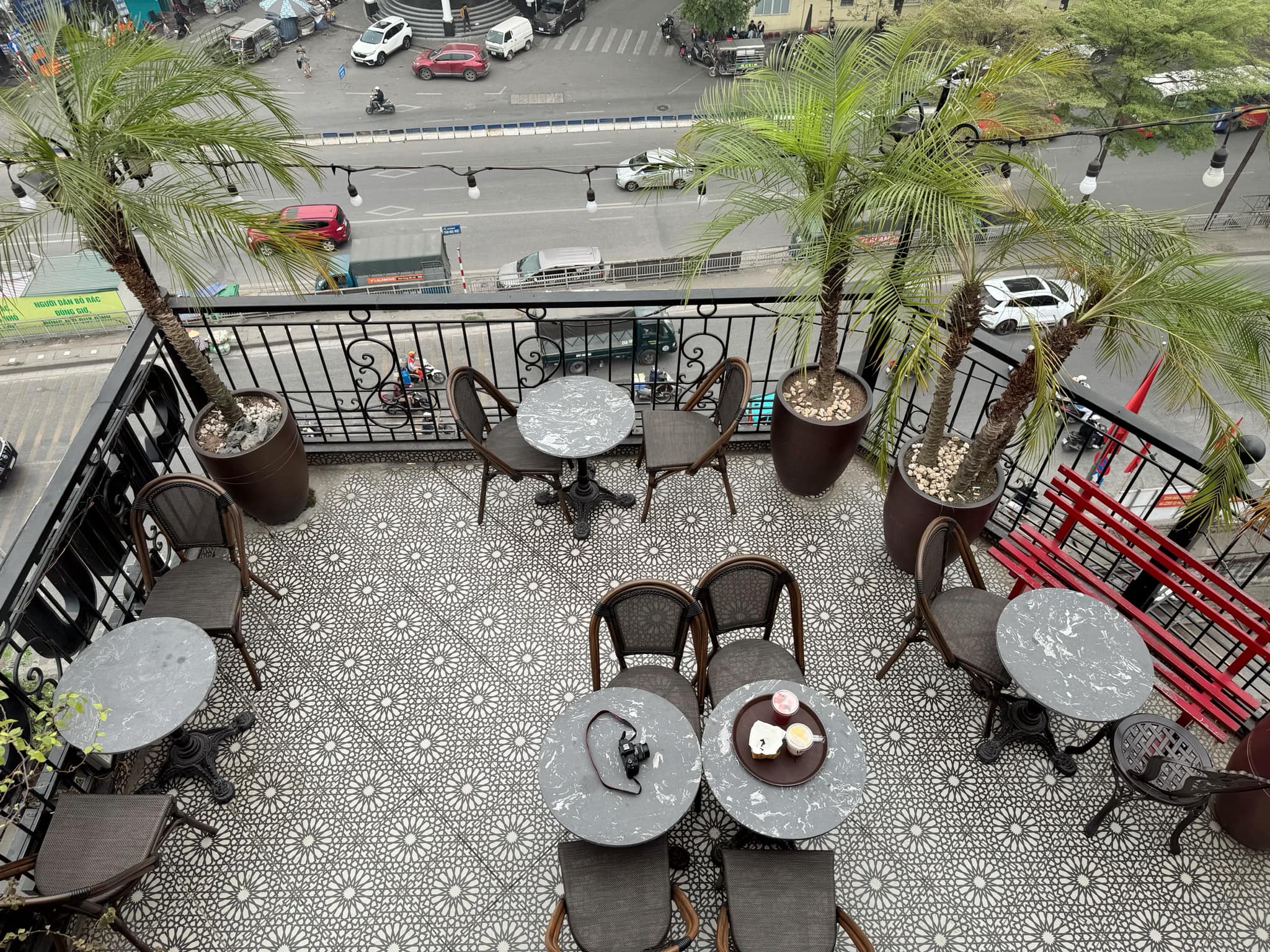 Lưu ý khi thi công gói âm thanh cho quán cà phê sân thượng